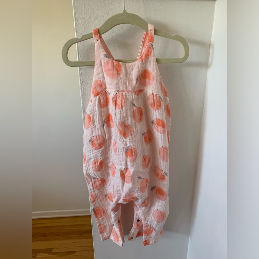 Adorable Muslin peach patterned jumper, size 12-18 months